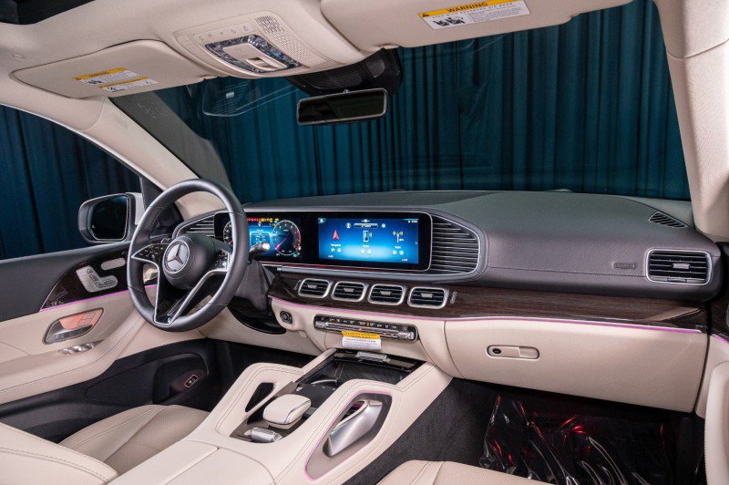 New 2026 Mercedes-Benz GLS 450 4MATIC image 4