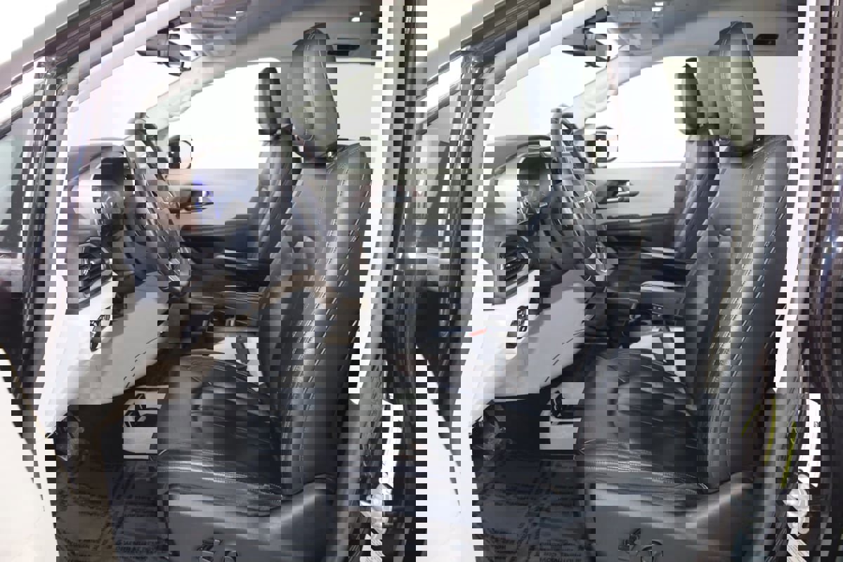 Used 2017 Chrysler Pacifica Touring-L image 10