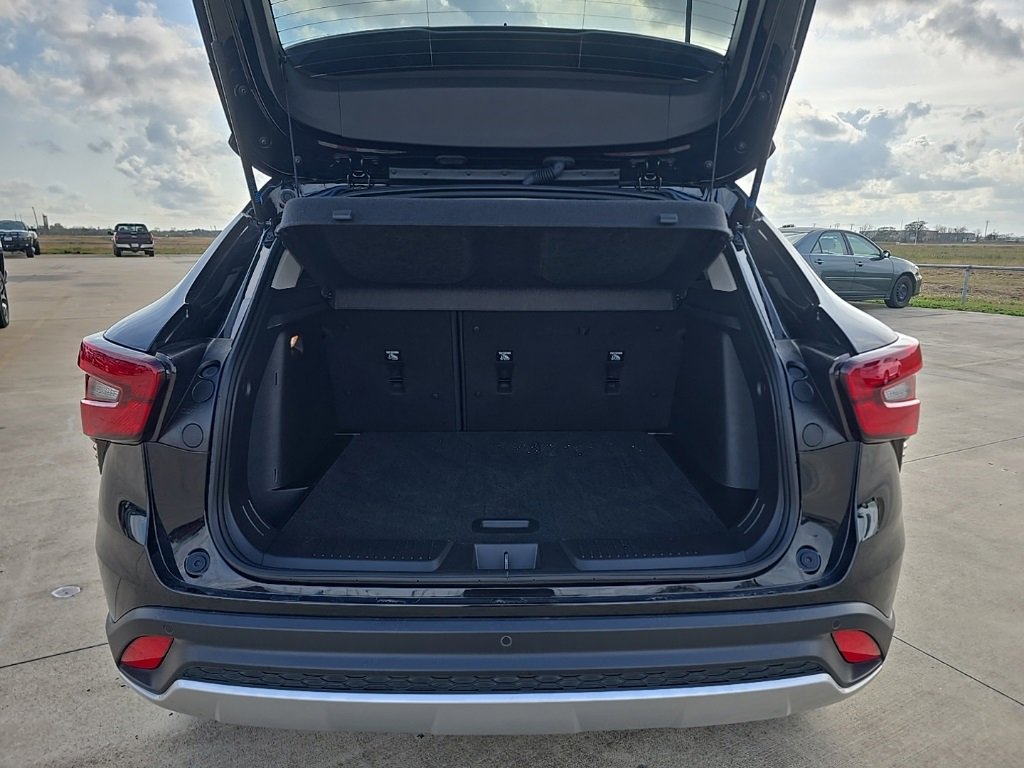 Used 2024 Chevrolet Trax LT w/ Driver Confidence Package image 16