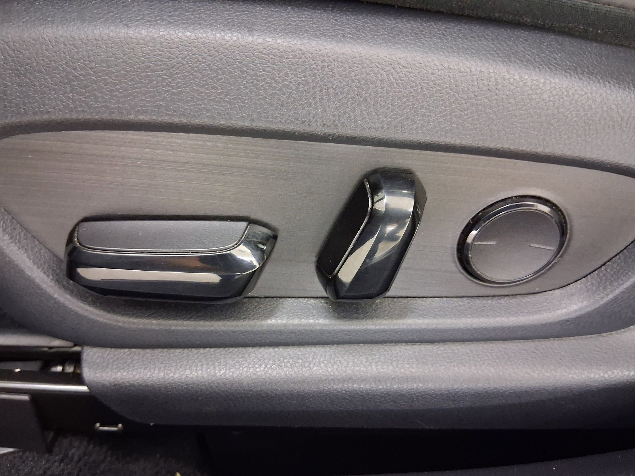 Used 2023 Lexus ES 300h F Sport image 13