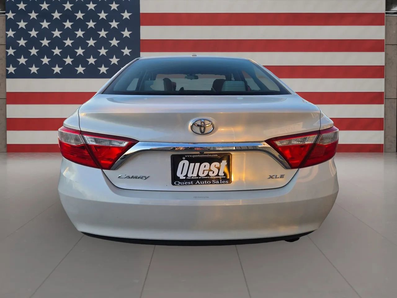 Used 2017 Toyota Camry XLE image 7