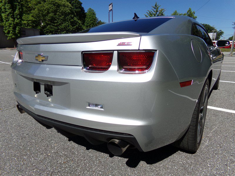 Used 2010 Chevrolet Camaro SS RWD image 7