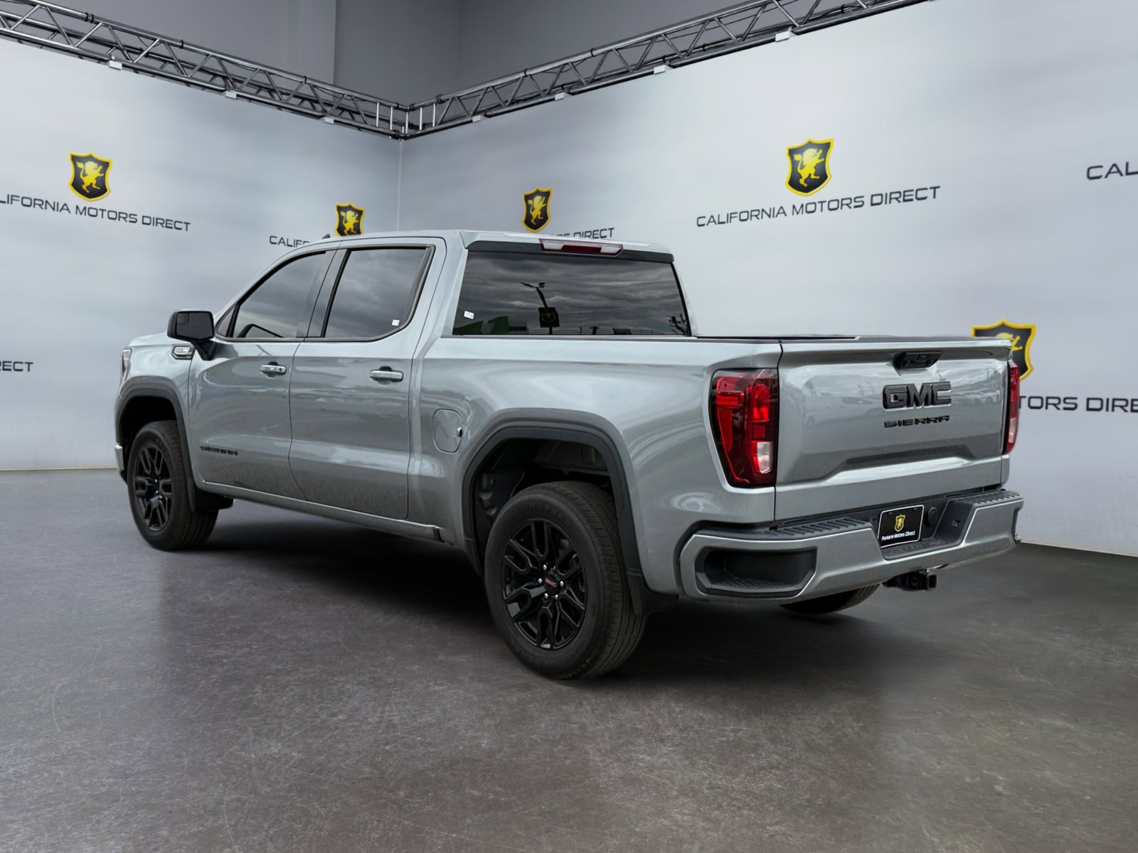 Used 2024 GMC Sierra 1500 Elevation RWD image 3