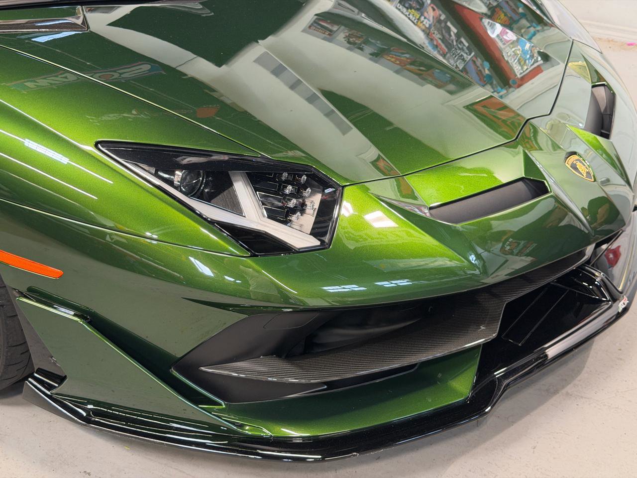 Used 2021 Lamborghini Aventador SVJ AWD/4WD image 33