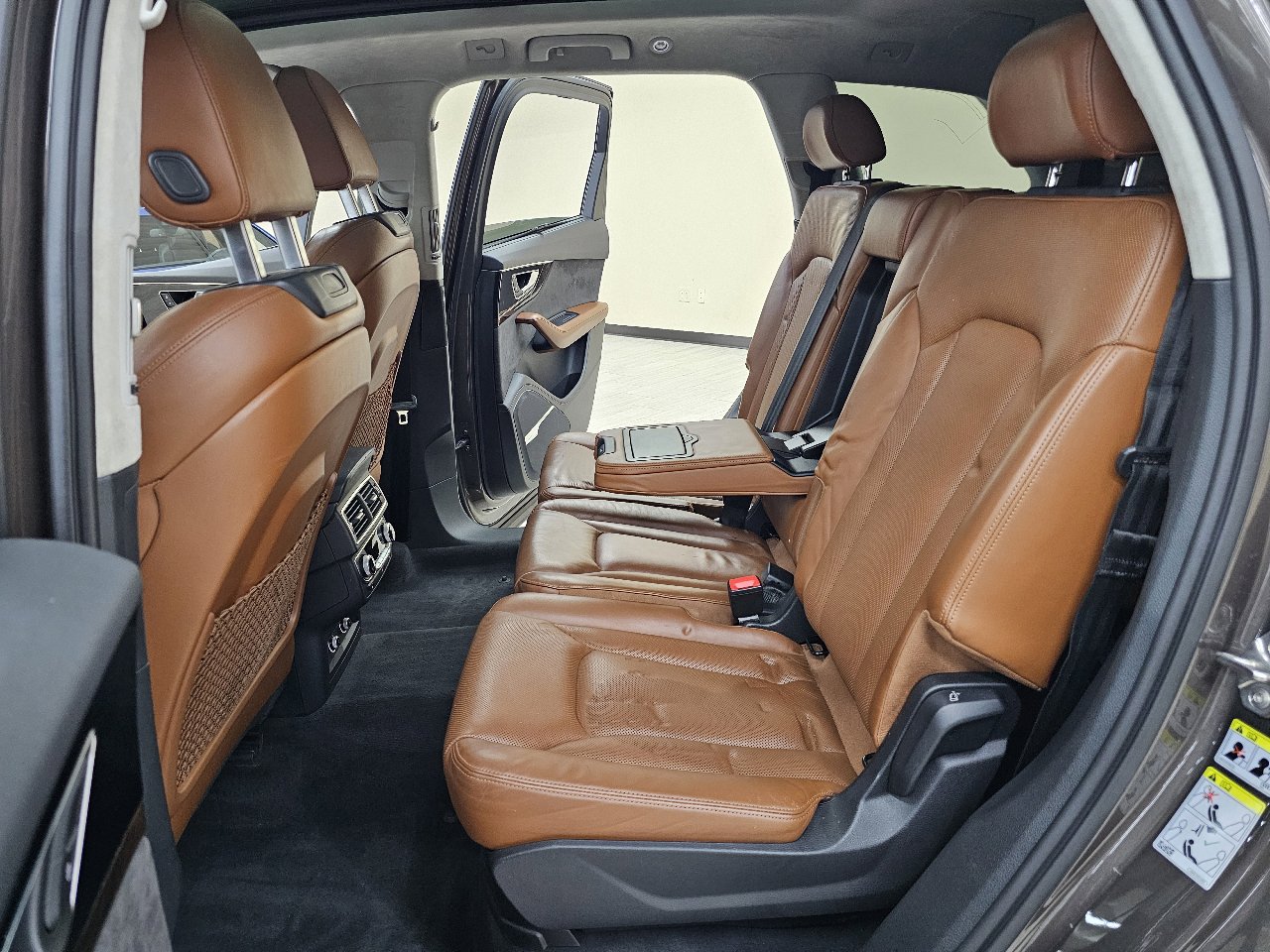 Used 2018 Audi Q7 3.0T Prestige image 26