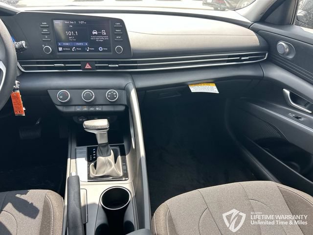 New 2026 Hyundai Elantra SE FWD image 15