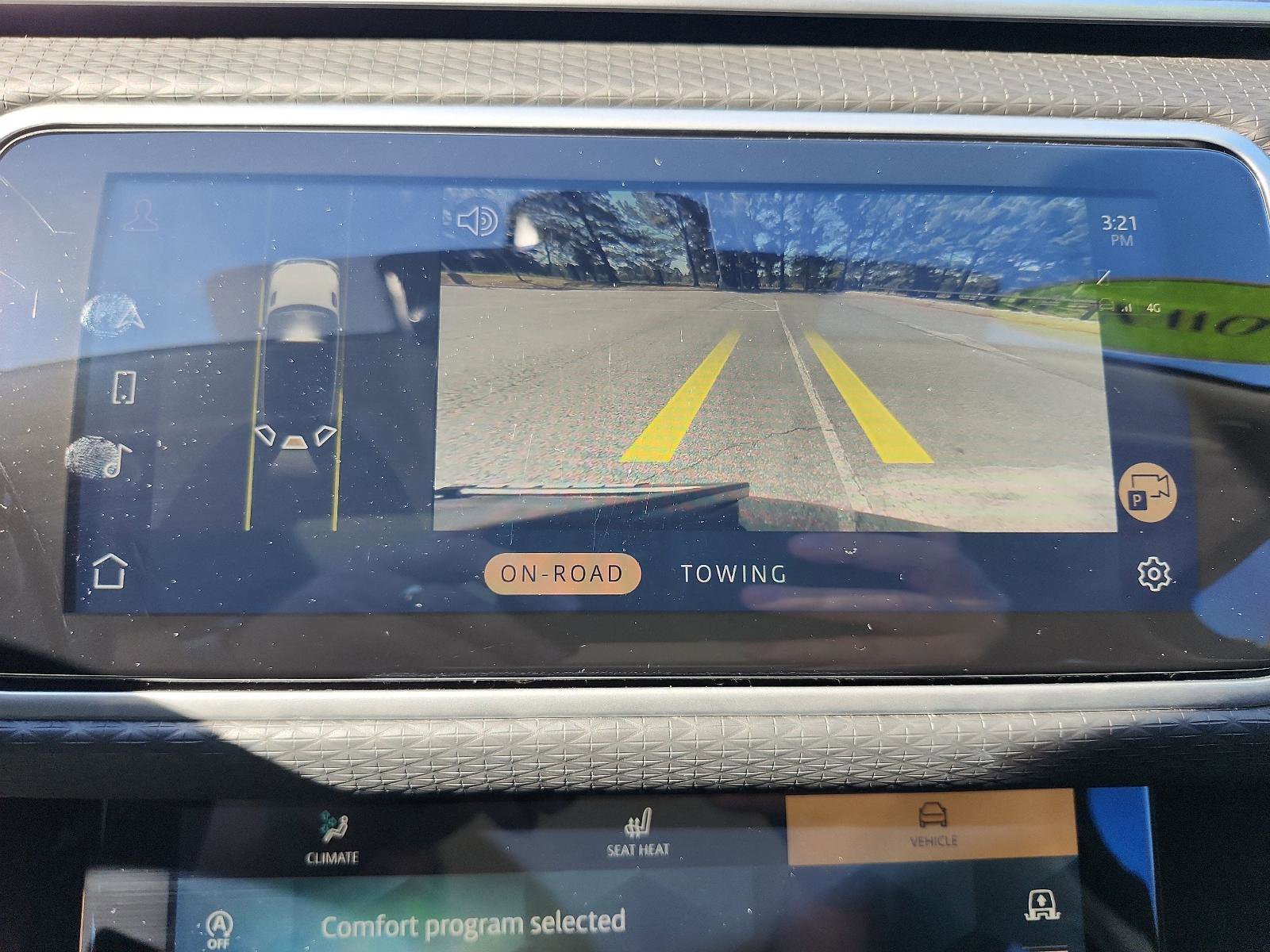 Used 2023 Land Rover Range Rover Velar R-Dynamic S image 18