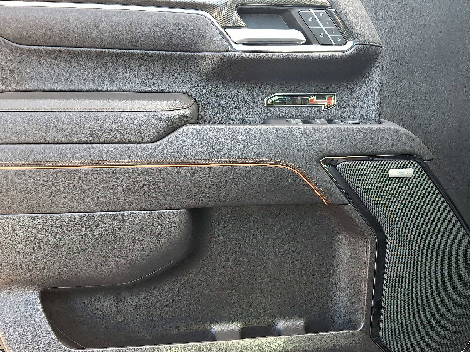 Used 2022 GMC Sierra 1500 AT4 w/ AT4 Premium Package image 15