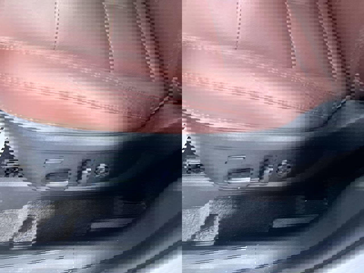 Certified 2024 Kia Telluride SX w/ Towing Package image 13