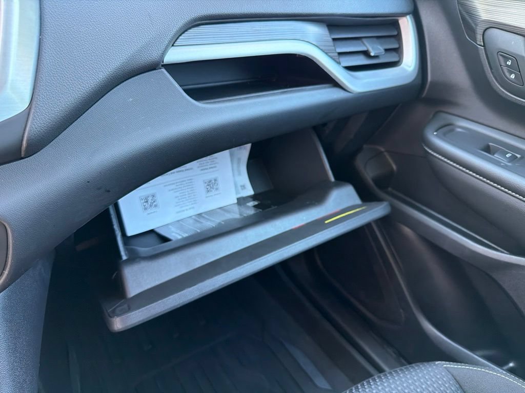 Certified 2024 GMC Terrain SLE w/ Driver Convenience Package FWD image 18