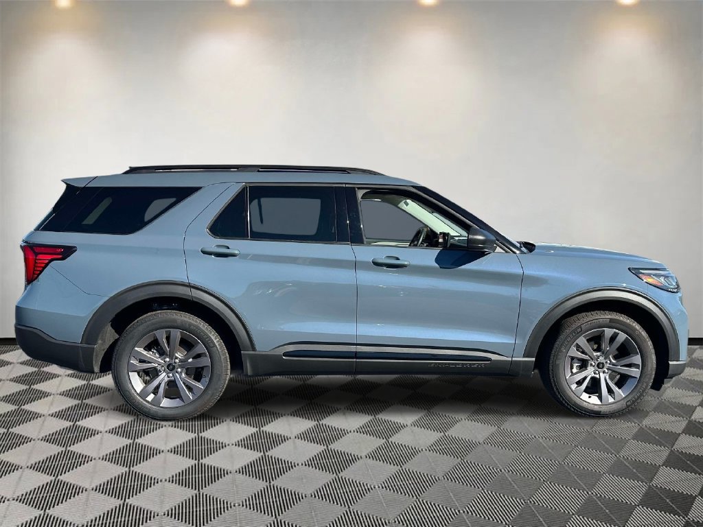 Certified 2026 Ford Explorer Active w/ Active Comfort Package AWD/4WD image 2