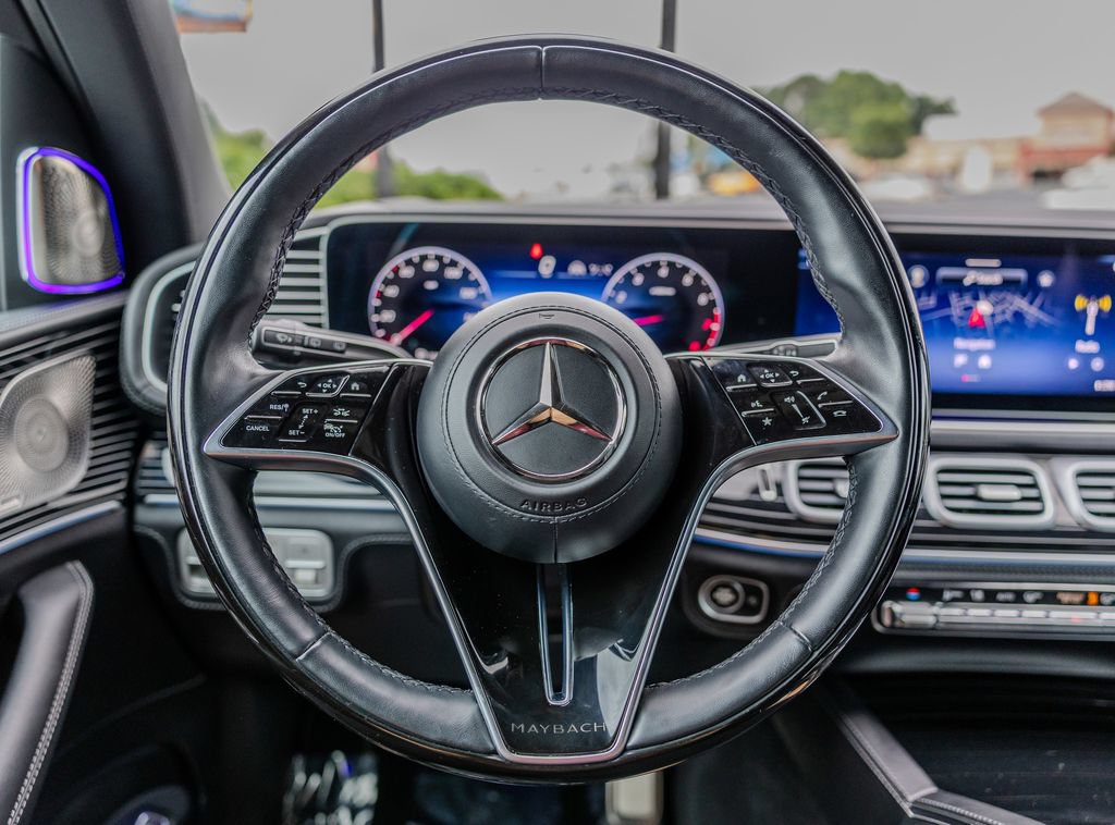 Used 2025 Mercedes-Benz Maybach GLS 600 4MATIC image 5