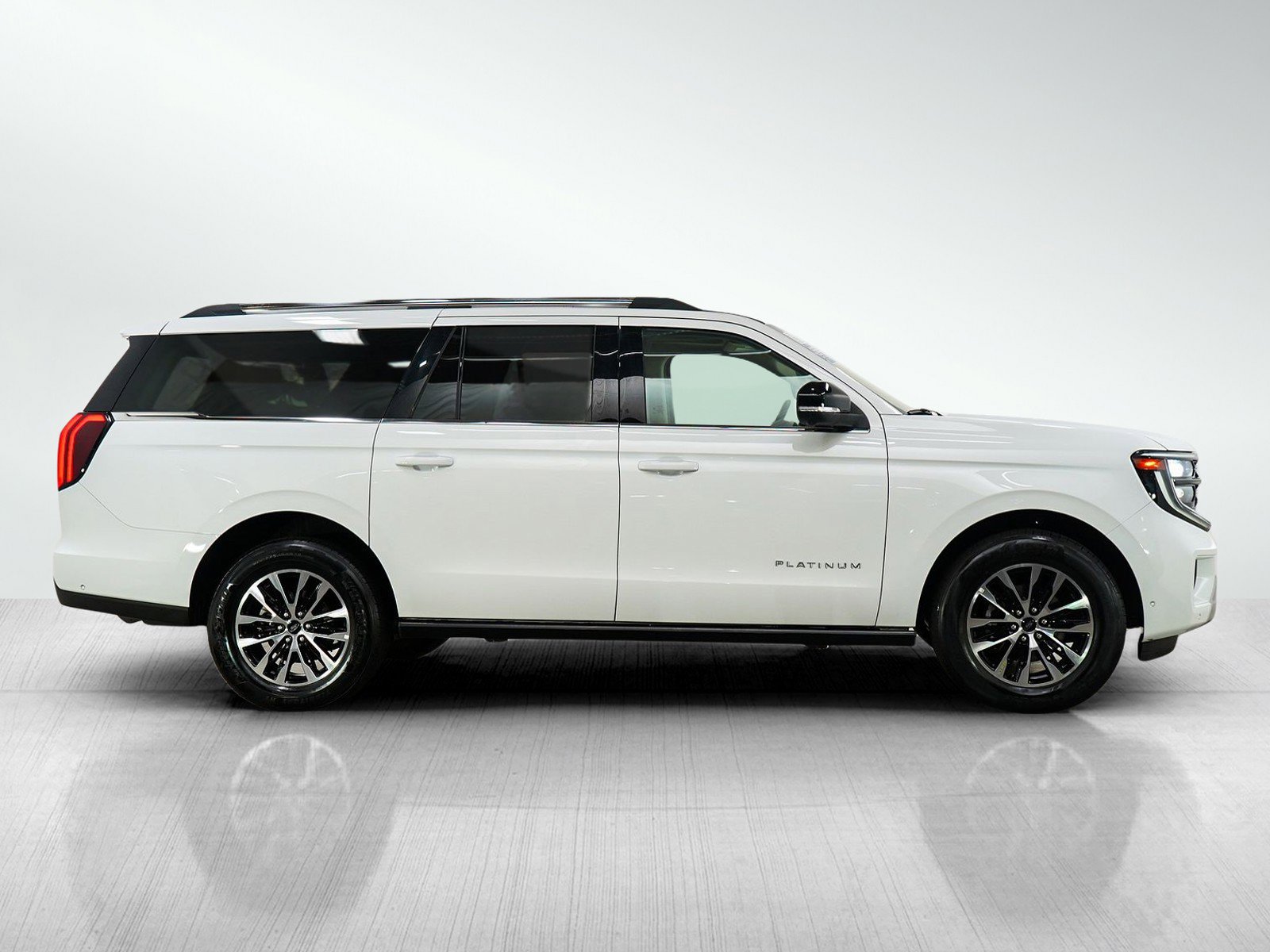 Used 2025 Ford Expedition Max Platinum AWD/4WD image 6