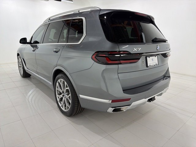 Used 2024 BMW X7 xDrive40i image 3