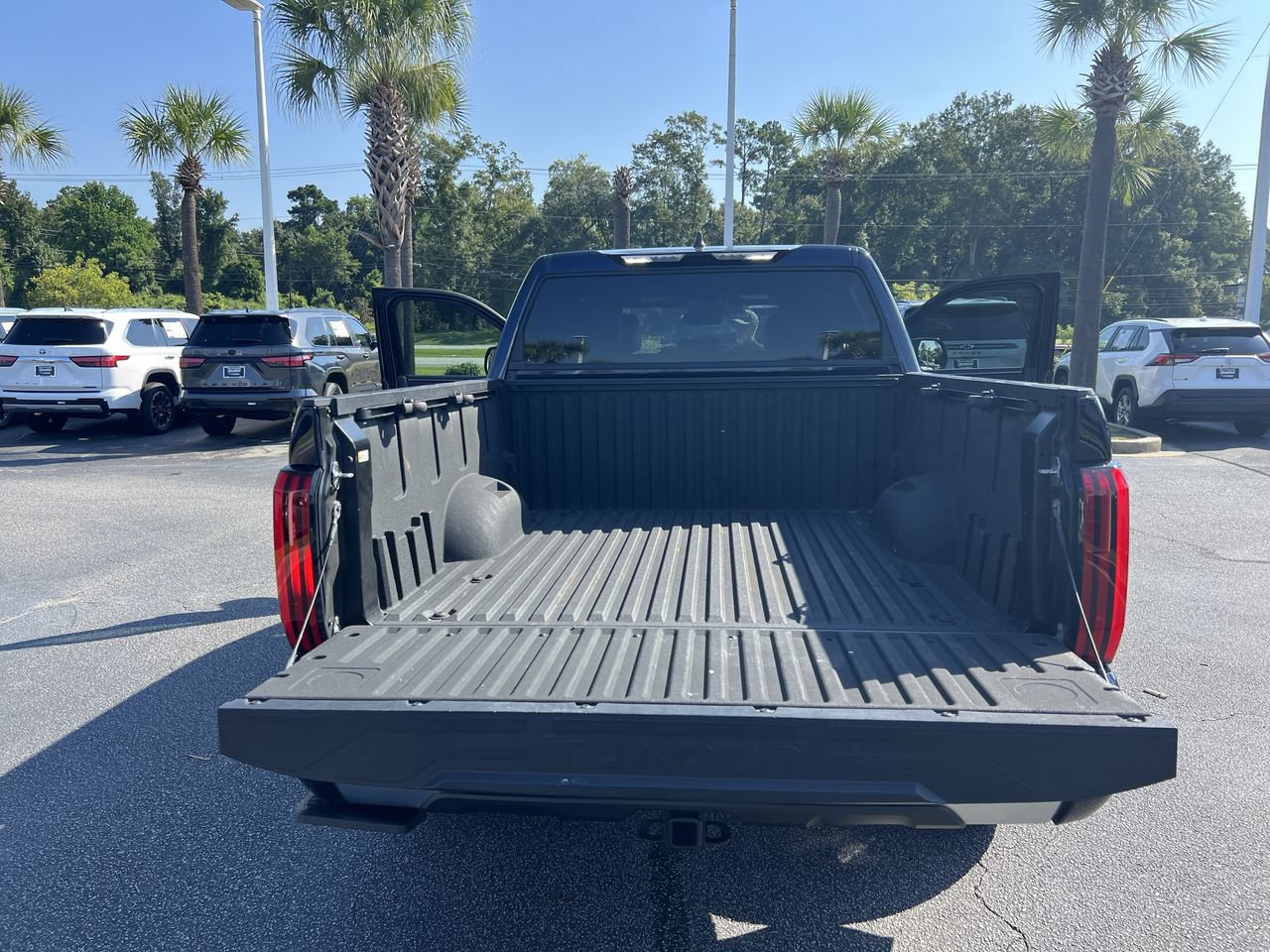 Used 2025 Toyota Tundra Limited AWD/4WD image 33