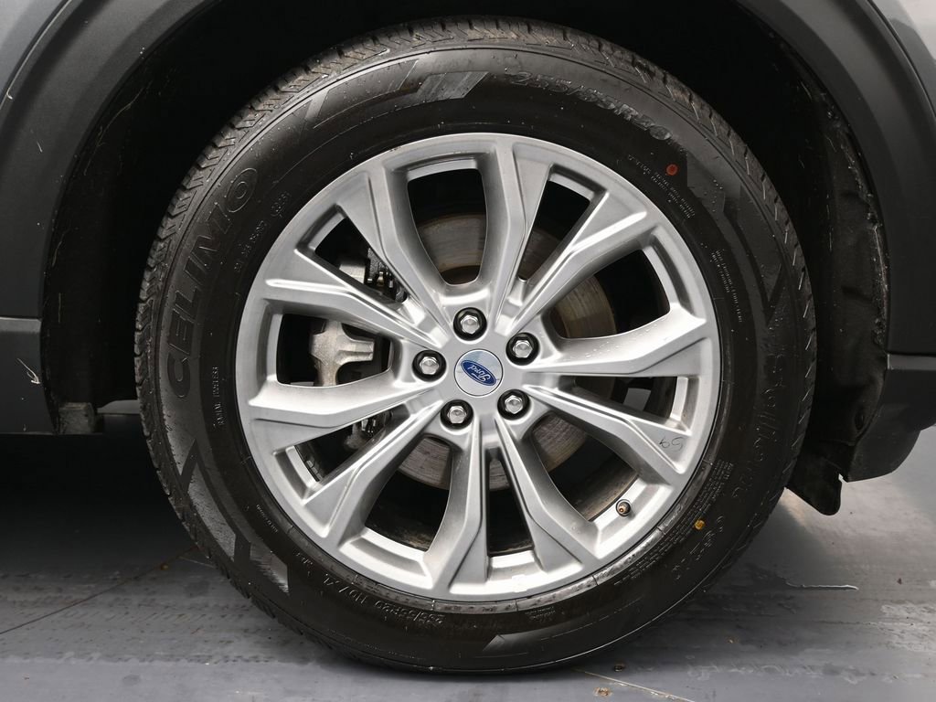 Used 2023 Ford Explorer Limited image 14