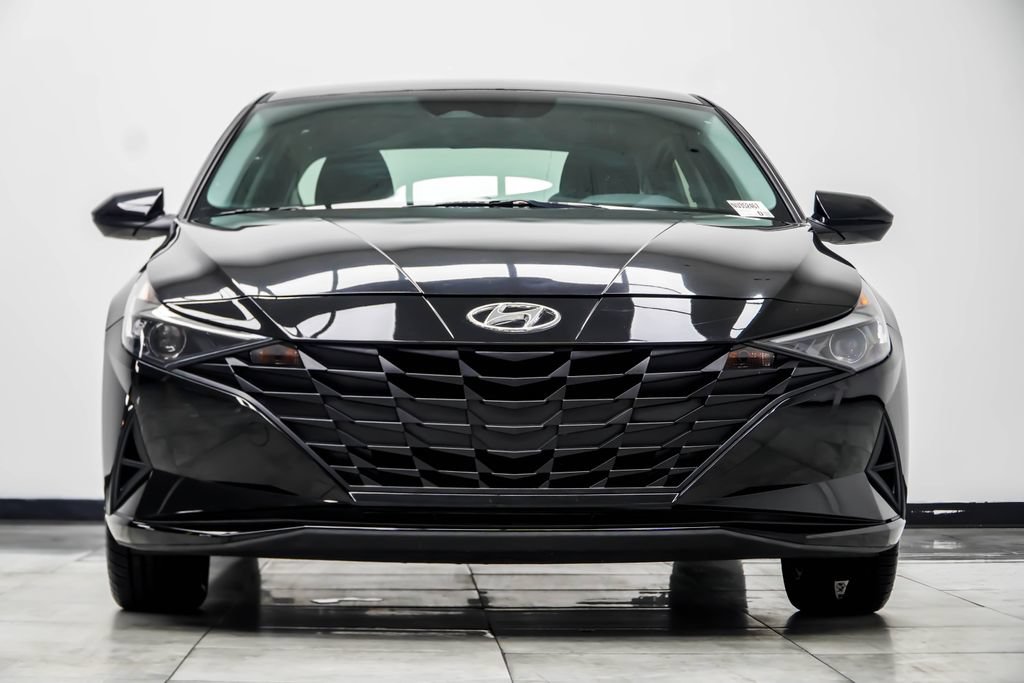 Used 2022 Hyundai Elantra SEL w/ Cargo Package FWD image 8