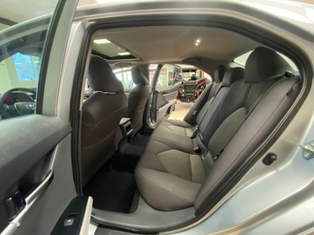 Used 2019 Toyota Camry LE w/ Convenience Package FWD image 18