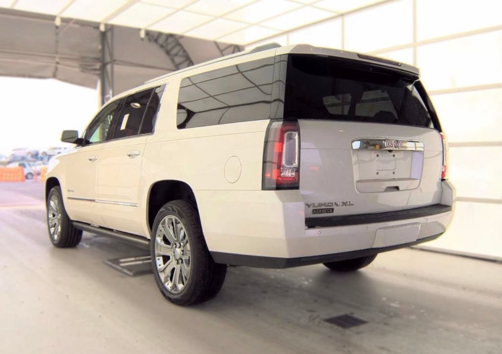 Used 2017 GMC Yukon XL Denali w/ Open Road Package AWD/4WD image 5