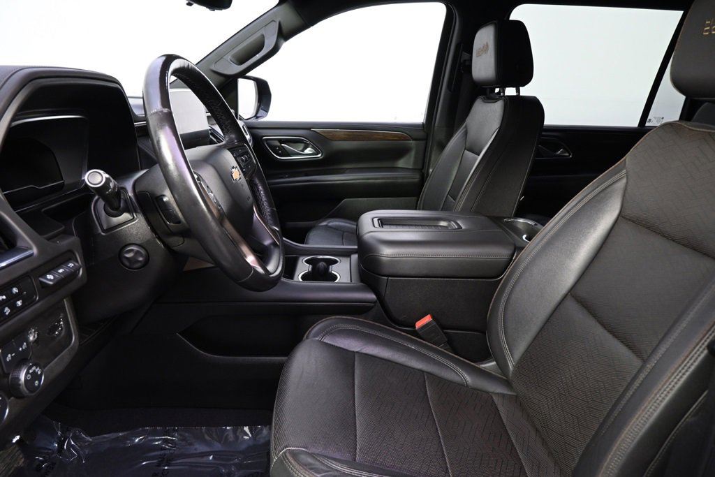 Used 2023 Chevrolet Suburban High Country image 13