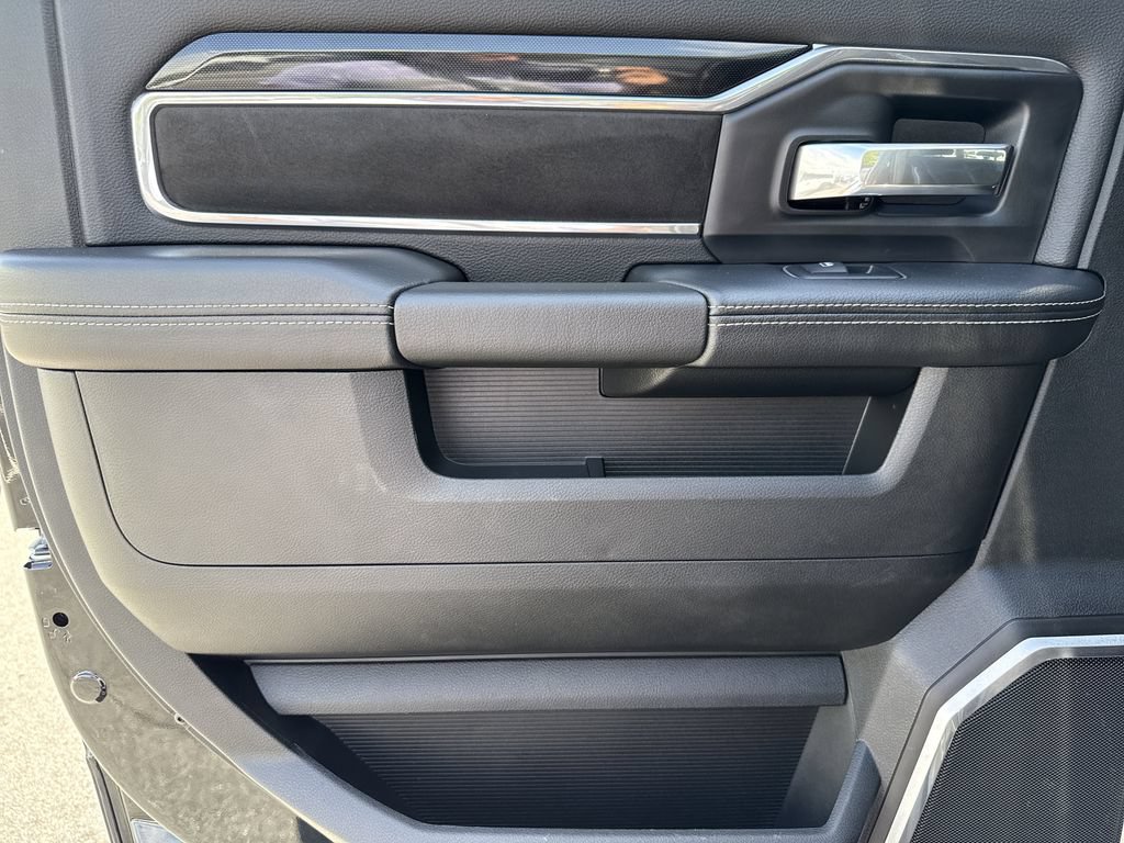 Used 2022 RAM 3500 Laramie AWD/4WD image 22