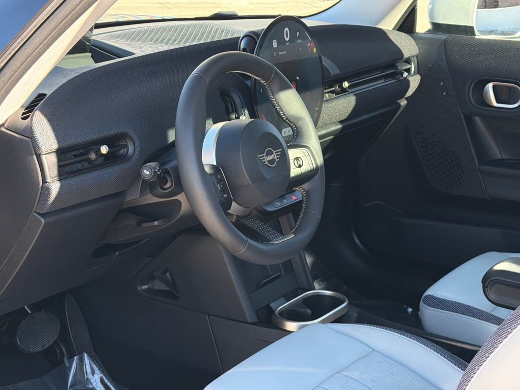 Used 2025 MINI Cooper 2-Door Hardtop image 15