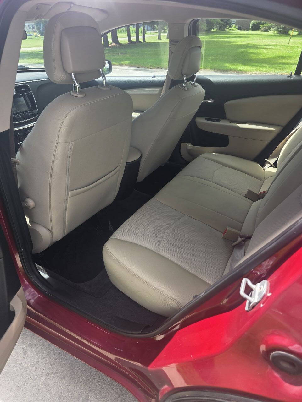 Used 2011 Chrysler 200 Touring w/ Cold Weather Group FWD image 12