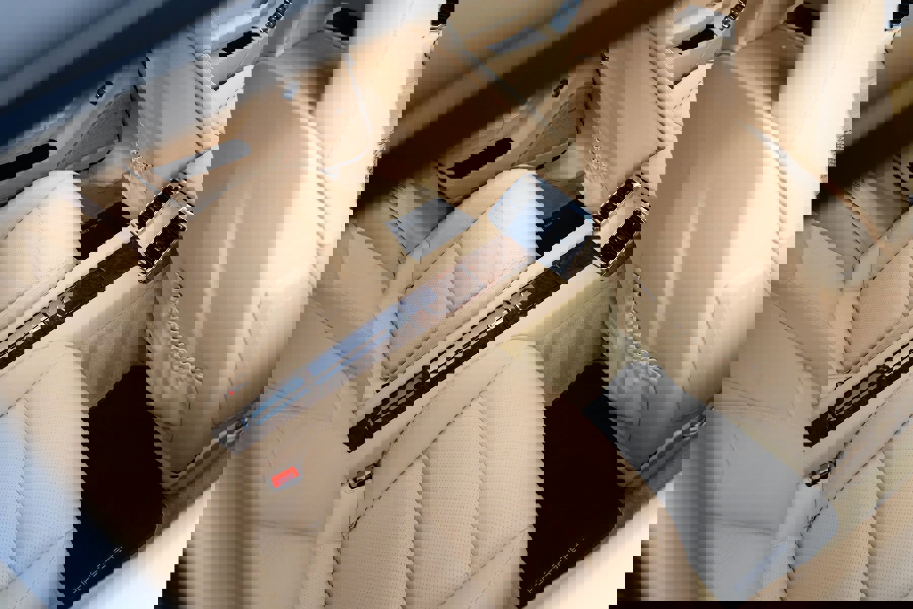 Used 2015 Porsche Panamera 4 image 15