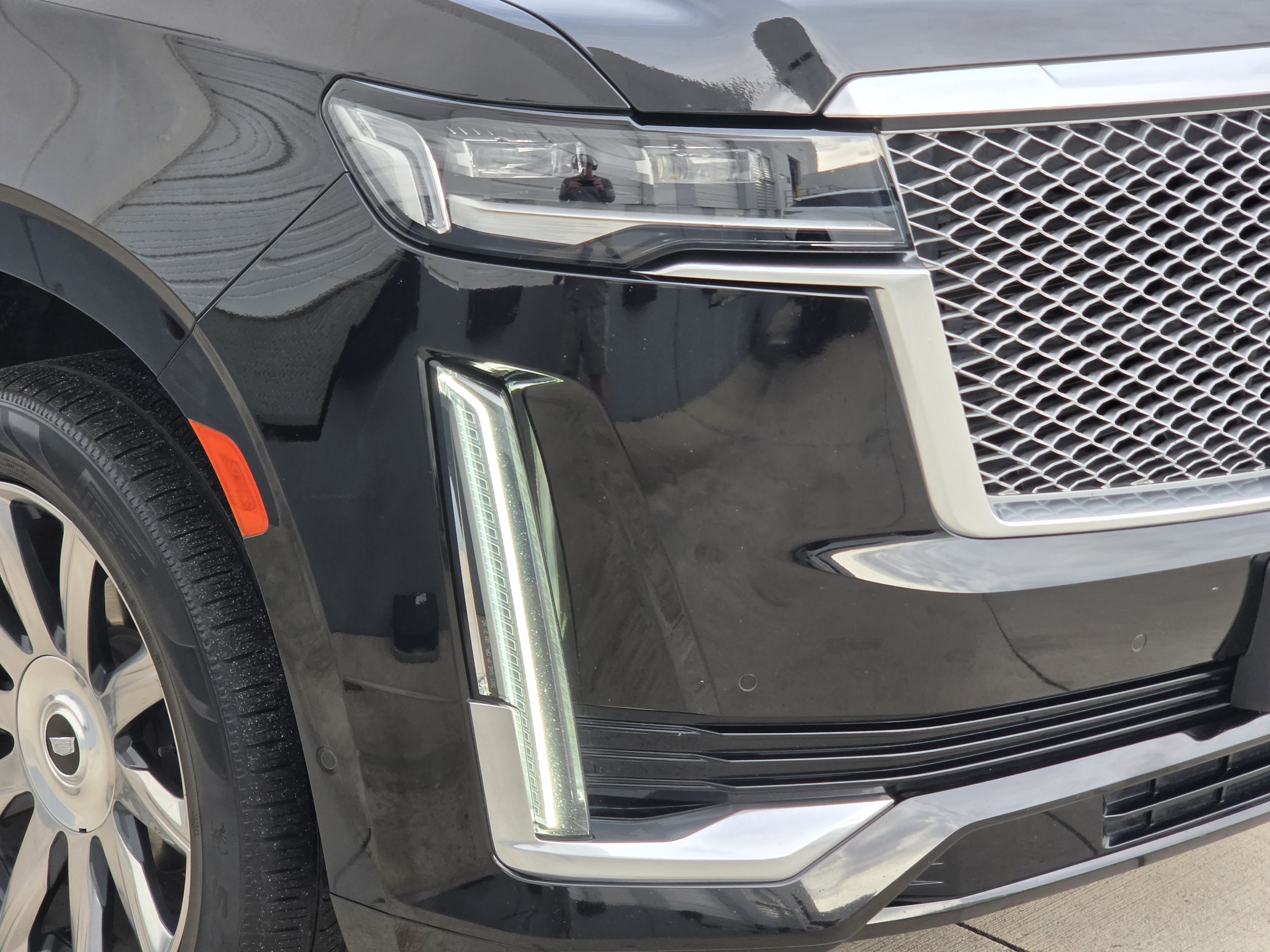Used 2021 Cadillac Escalade Premium Luxury Platinum AWD/4WD image 7