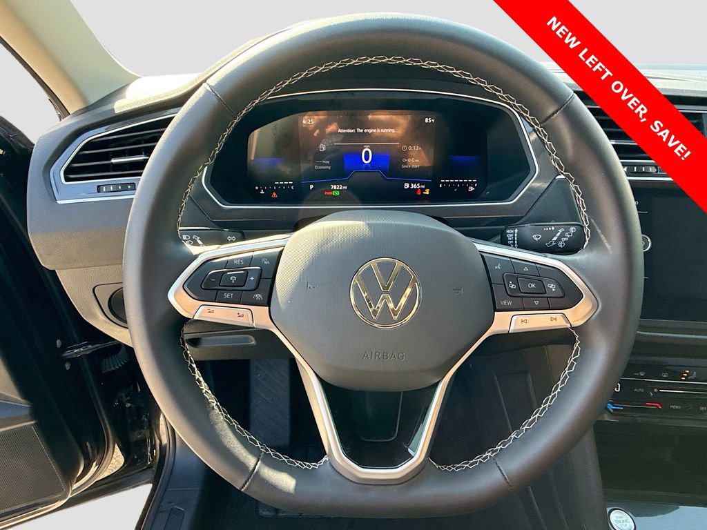 Used 2024 Volkswagen Tiguan SE image 11