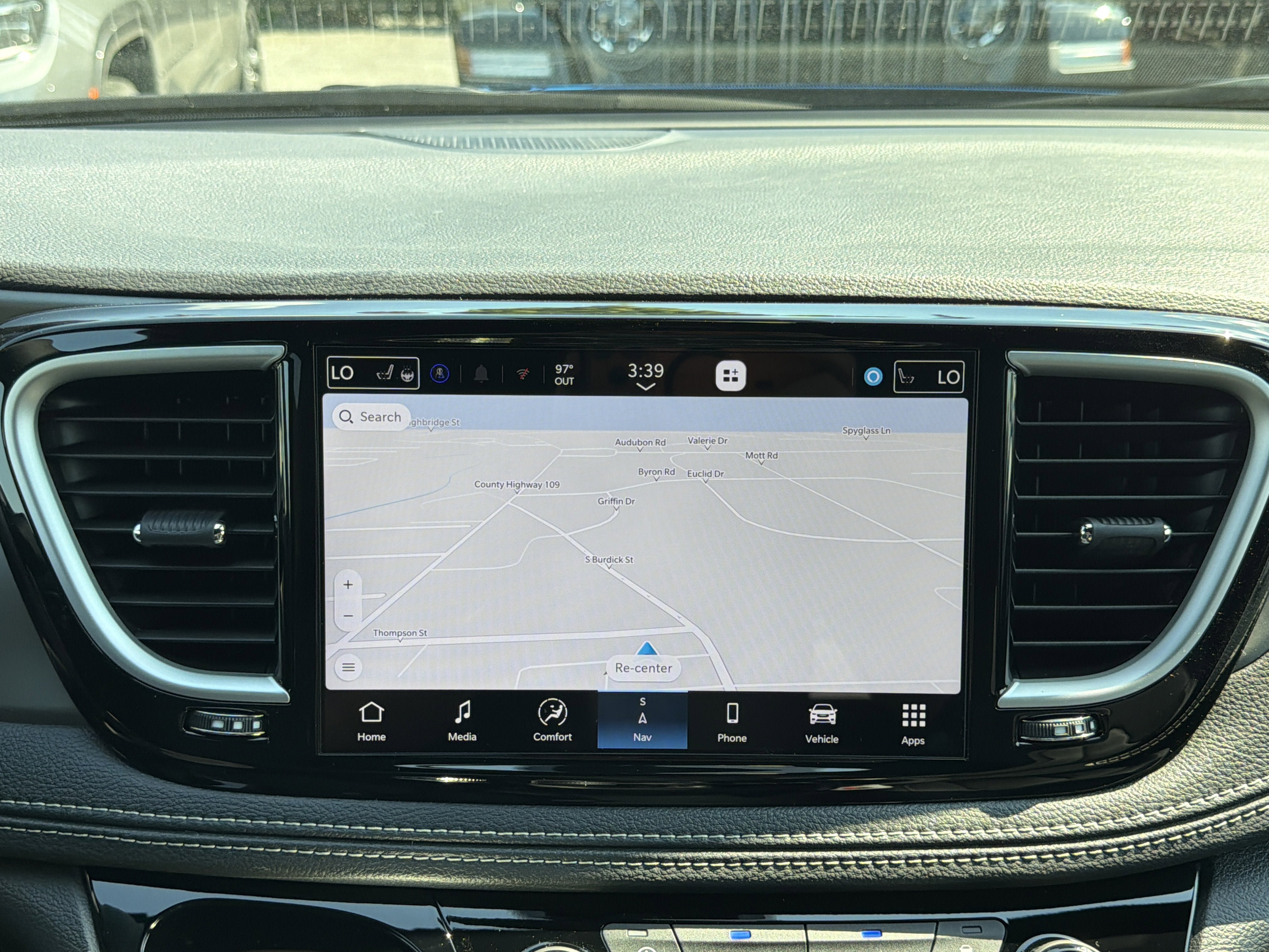 New 2027 Chrysler Pacifica Select AWD/4WD image 18