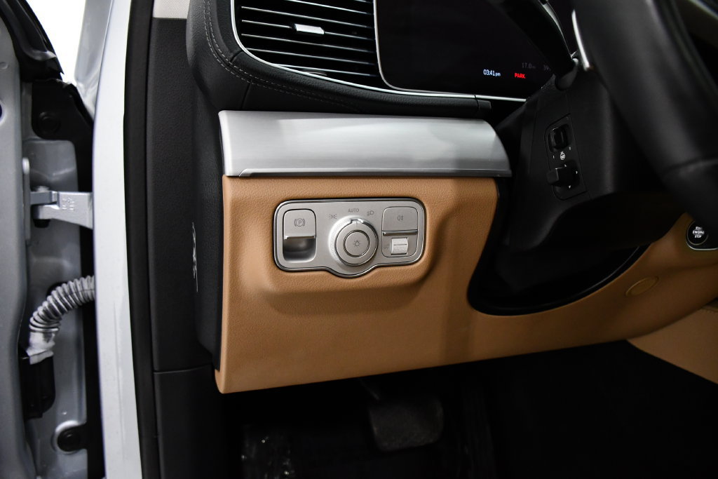 Certified 2024 Mercedes-Benz GLS 450 4MATIC w/ Exclusive Trim Package image 11