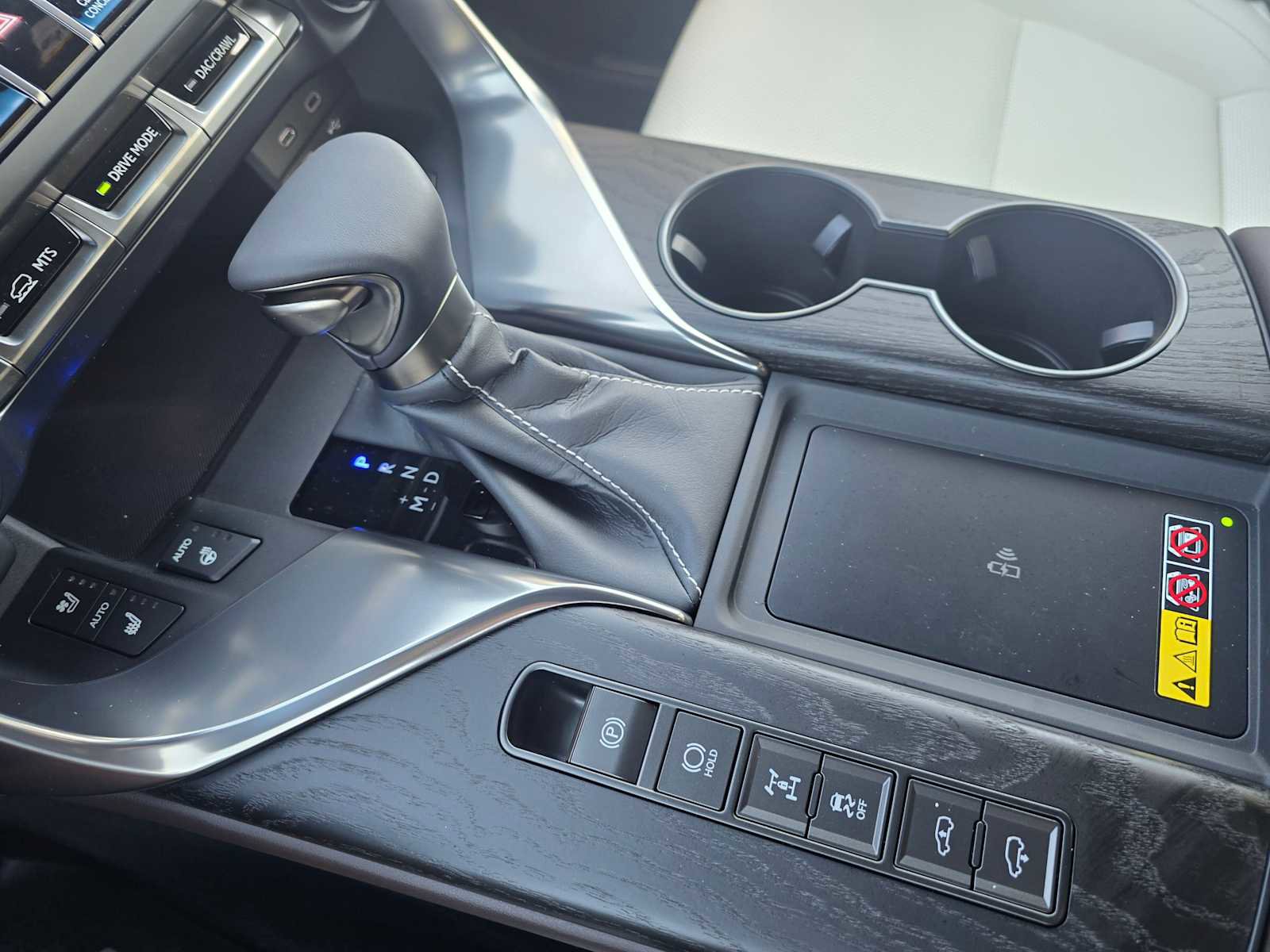 New 2026 Lexus LX 600 4WD w/ Luxury Package image 31