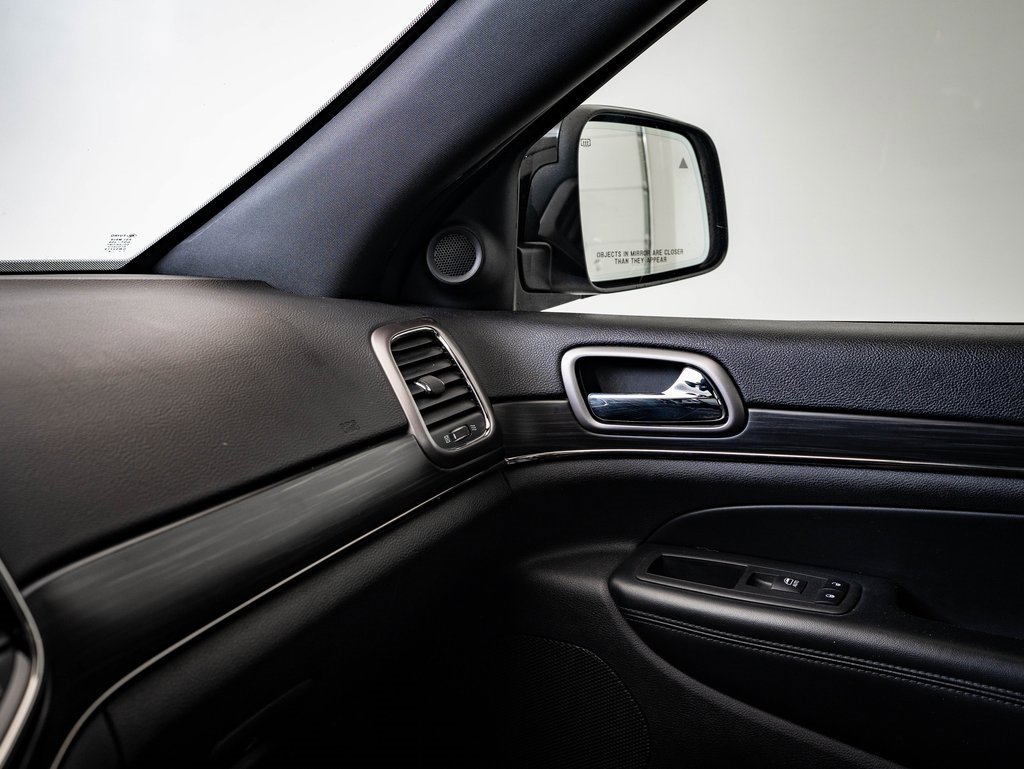 Used 2020 Jeep Grand Cherokee Limited X image 32