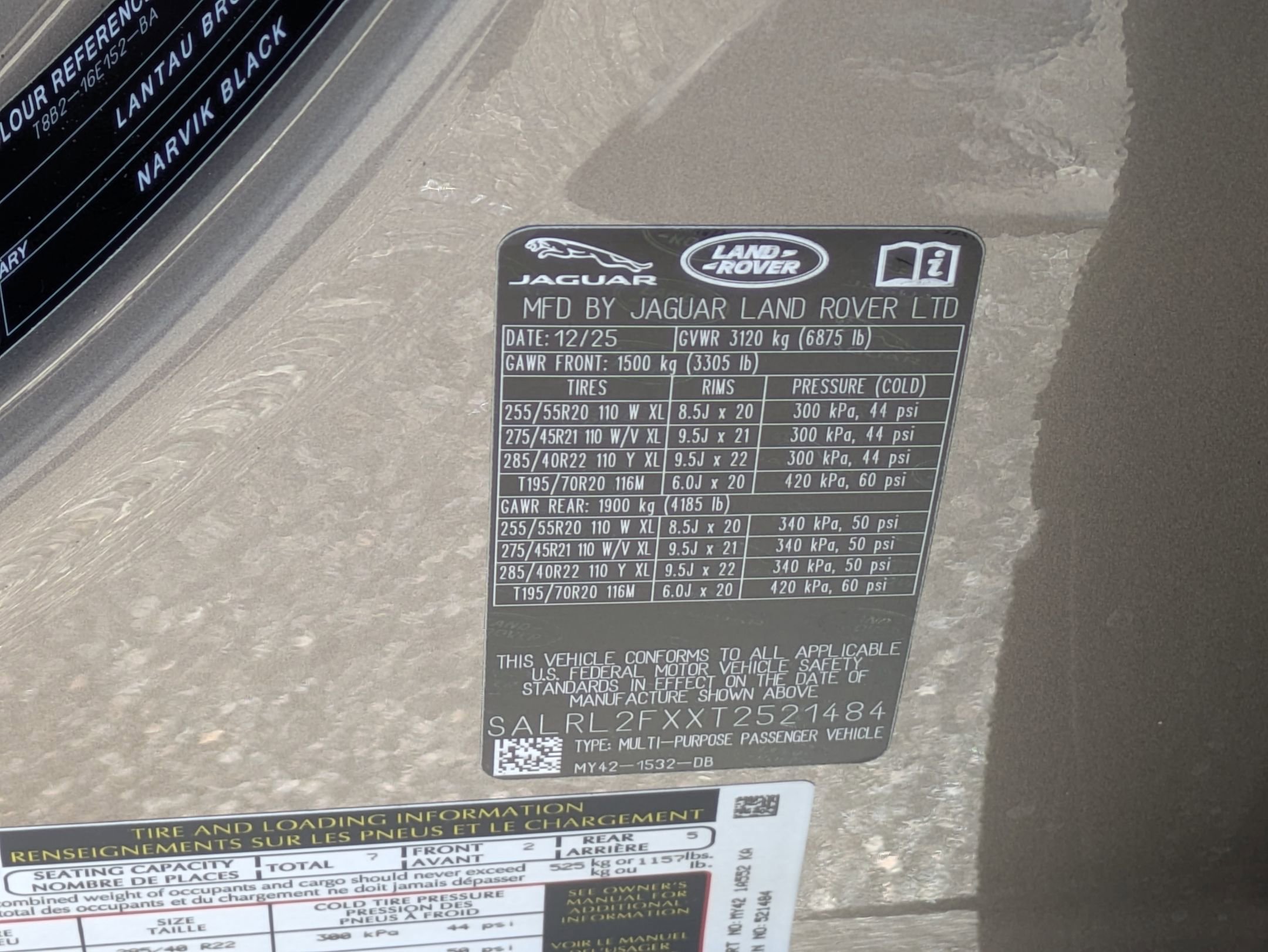 New 2026 Land Rover Discovery Dynamic SE image 35