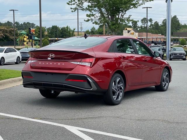 Certified 2025 Hyundai Elantra SEL image 7