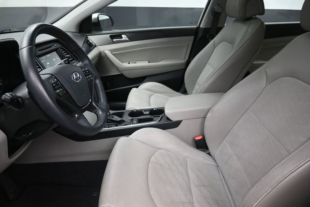 Used 2017 Hyundai Sonata Sport w/ Value Edition Package 02 FWD image 17