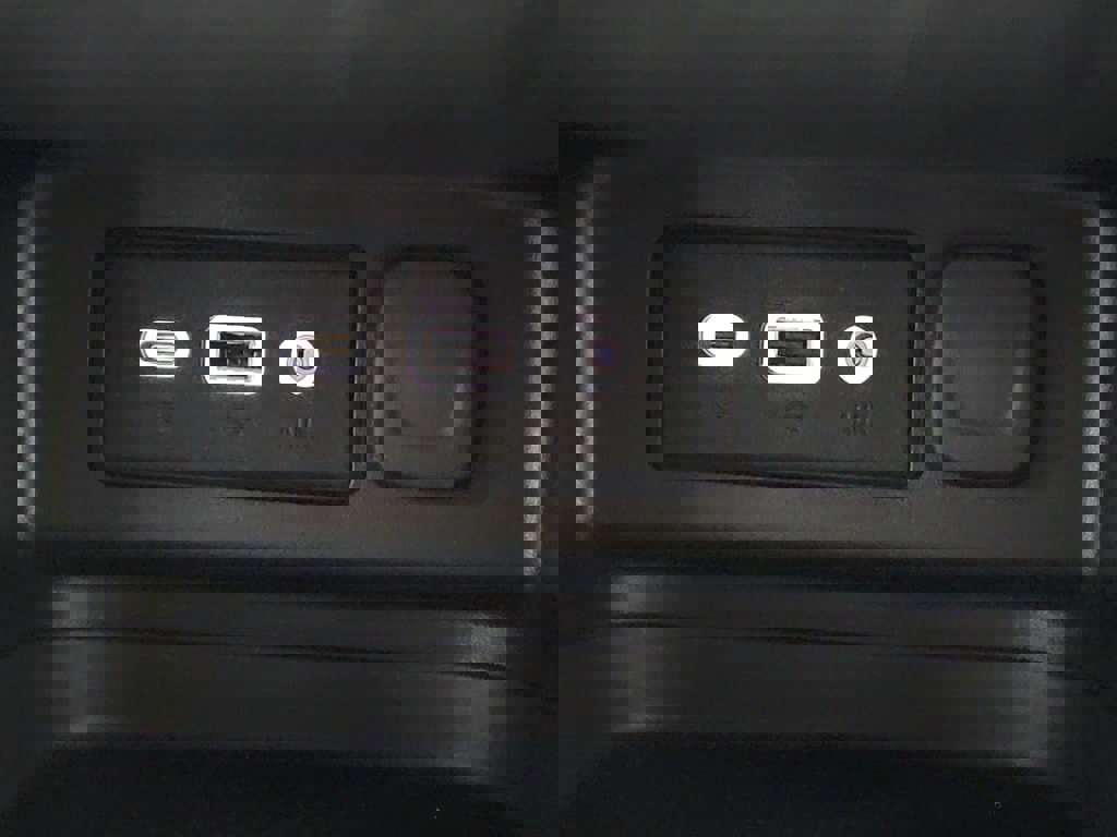 Used 2023 Chevrolet Equinox LT image 24