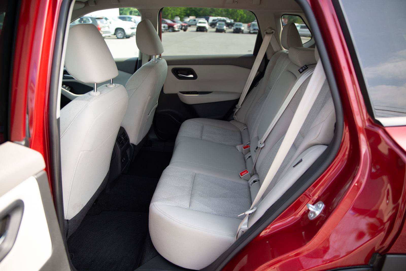 Used 2025 Nissan Rogue SV AWD/4WD image 21