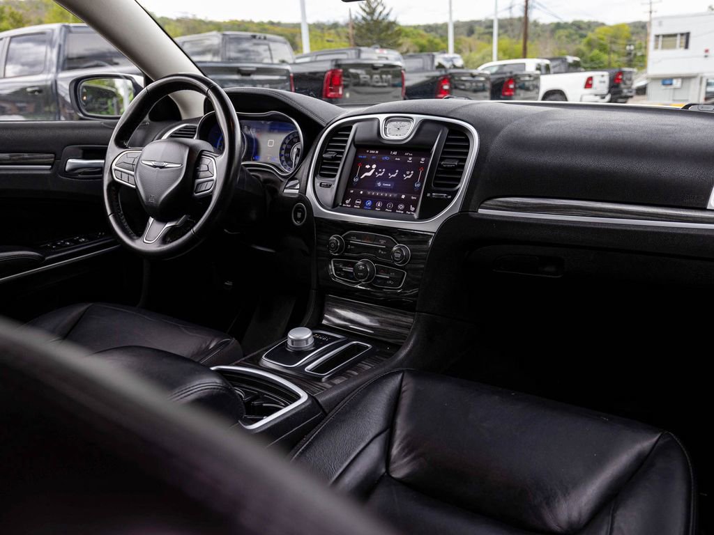 Used 2021 Chrysler 300 Touring L AWD/4WD image 29