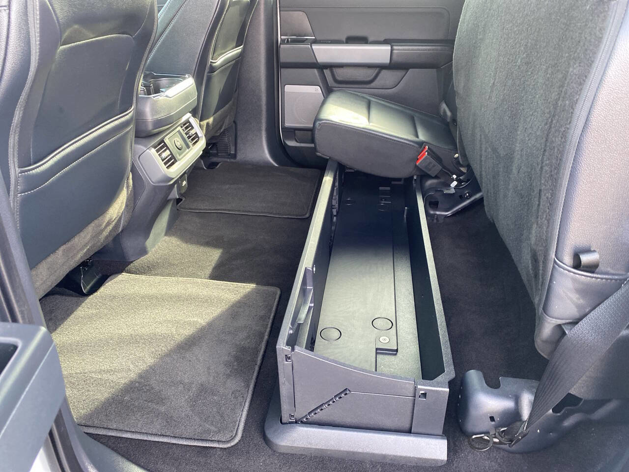 Used 2025 Ford F150 XLT w/ Equipment Group 303A High image 17