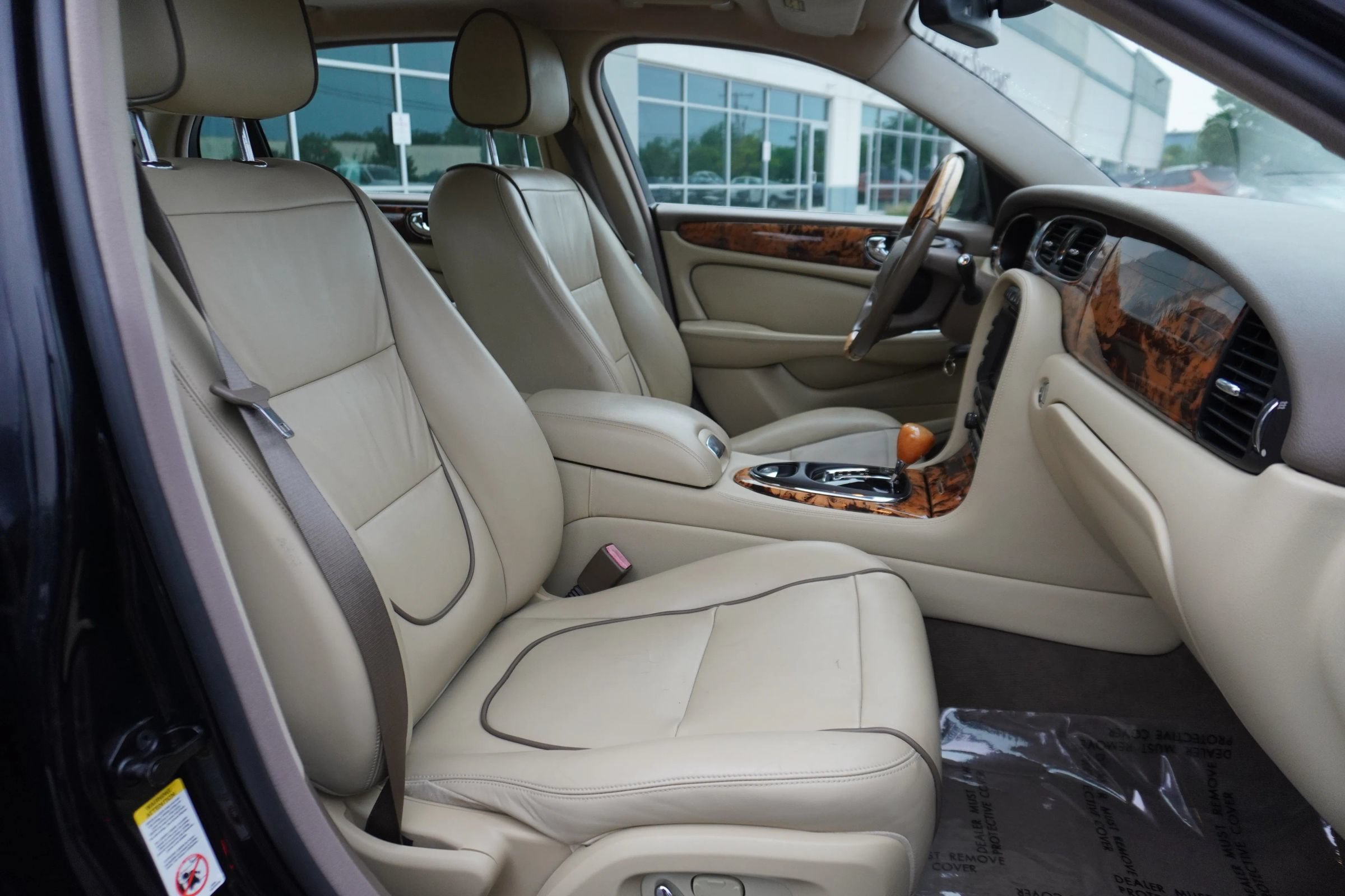 Used 2008 Jaguar XJ8 RWD image 12