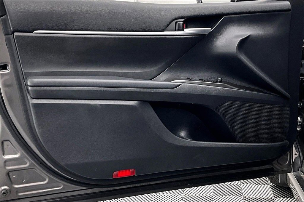 Used 2023 Toyota Camry SE image 23