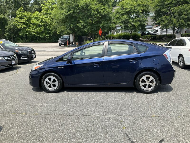 Used 2013 Toyota Prius Three w/ Solar Roof Pkg FWD image 8