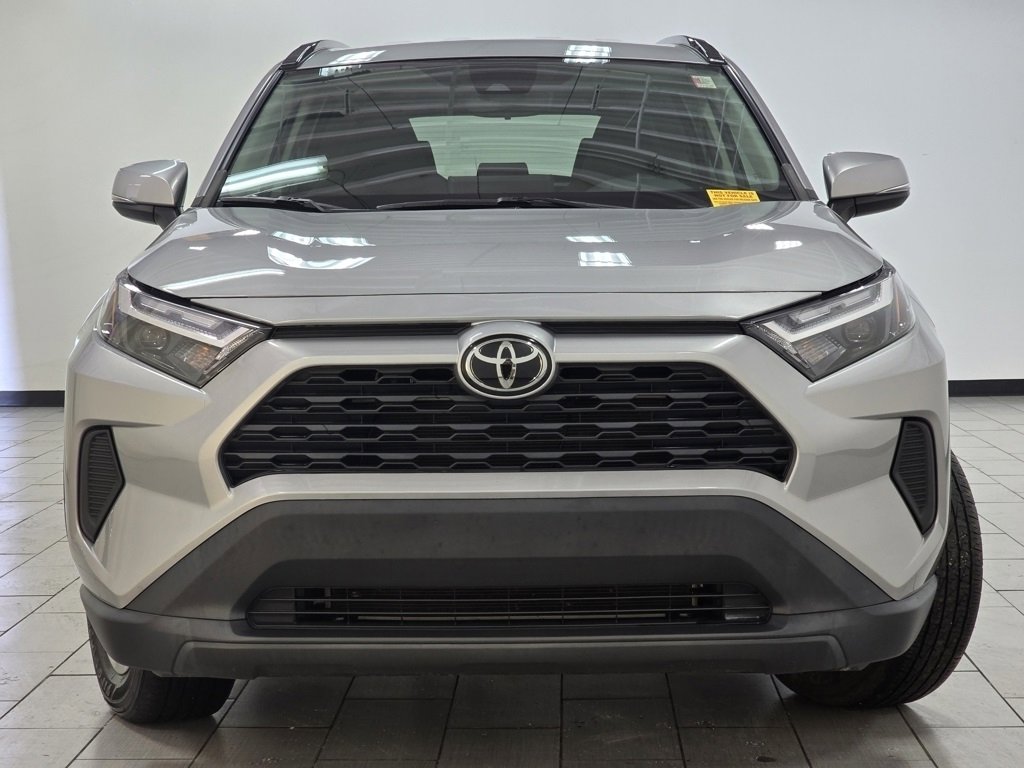 Used 2022 Toyota RAV4 XLE image 9