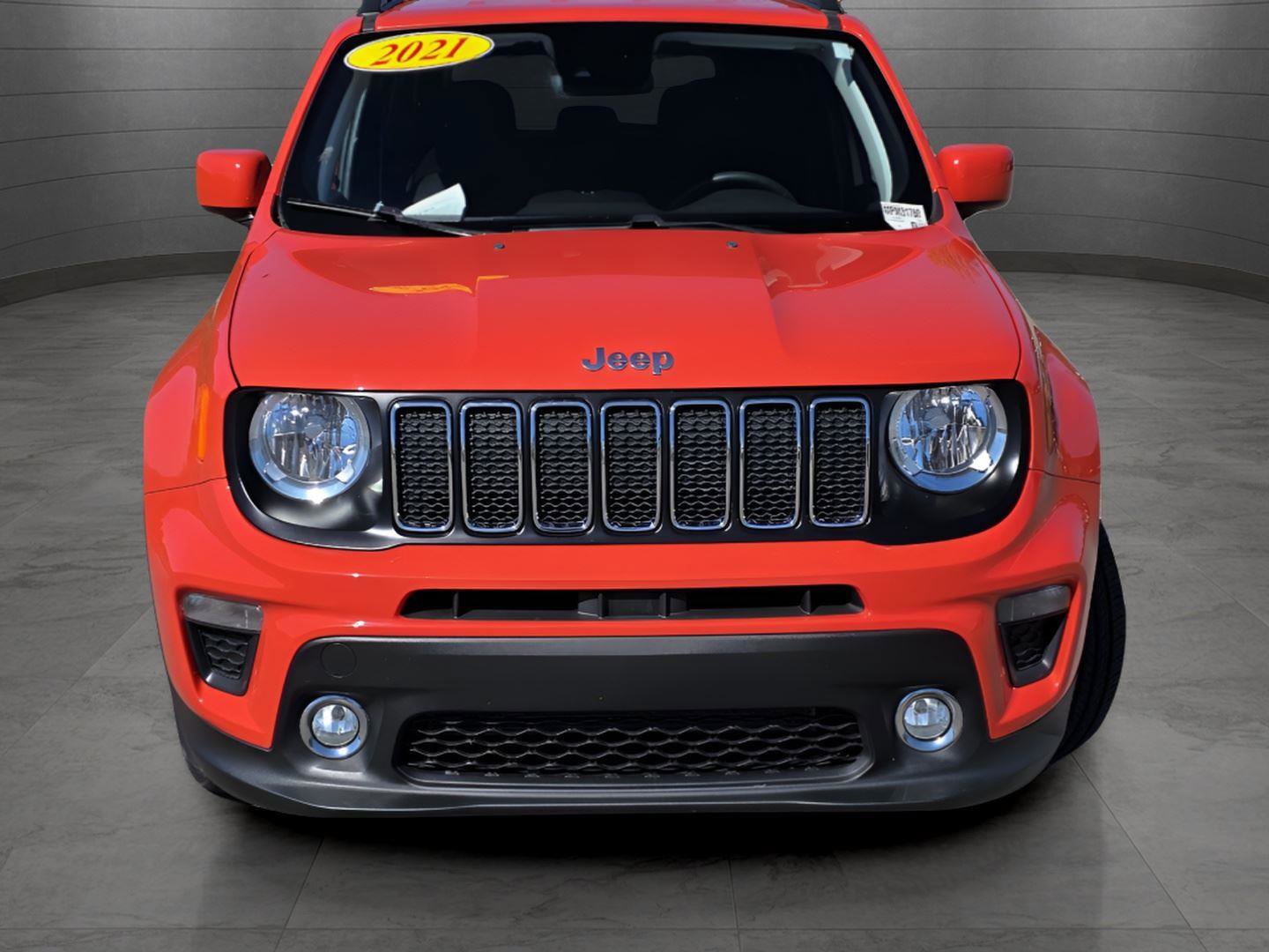 Used 2021 Jeep Renegade Latitude image 3