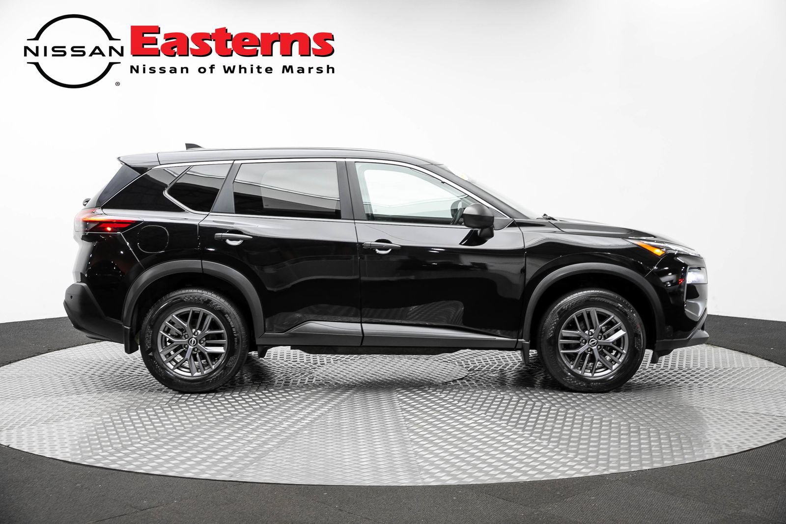 Used 2023 Nissan Rogue S AWD/4WD image 4