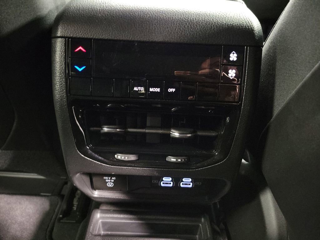 Used 2024 Jeep Grand Cherokee L Laredo w/ Luxury Tech Group I image 26