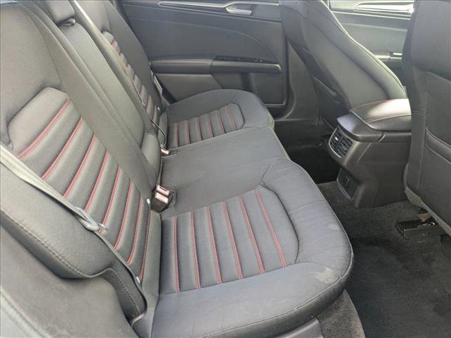 Used 2016 Ford Fusion SE w/ Equipment Group 201A FWD image 17
