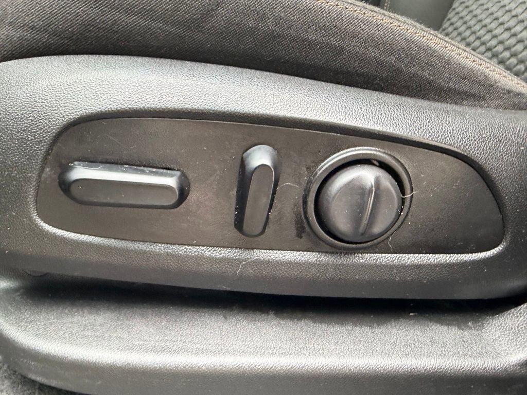 Certified 2020 GMC Terrain SLE w/ Driver Convenience Package image 19